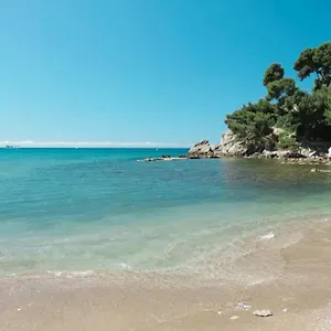 https://superbe-rez-de-villa-6p-calme-plage-a-pied.fr-provencehotel.com